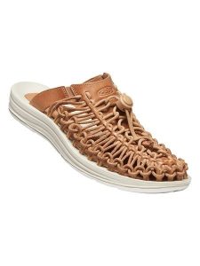 Keen Skórzane klapki "Uneek - Limited Edition" w kolorze jasnobrązowym rozmiar: 40. Brązowe klapki Keen, bez wzorów, ze skóry, bez obcasa. Za 330,45 zł.