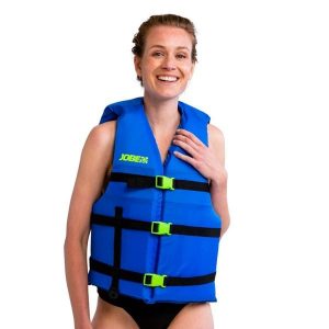 Kamizelka do sportów wodnych dla dorosłych Jobe Universal Life Vest Blue. Niebieskie kamizelki JOBE, uniwersalny, bez wzorów, bez kołnierzyka, bez ramiączek, bez kaptura. Za 209,00 zł.