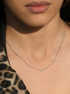 Maison héritage PARIS Złoty naszyjnik "Sunshine" z diamentami - dł. 42 cm rozmiar: onesize. Szare naszyjniki Maison héritage PARIS, z diamentem, złote. Za 2 166,99 zł.