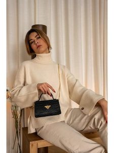 Christian Laurier Skórzana torebka "Lily" w kolorze czarnym - 19 x 11 x 7,5 cm rozmiar: onesize. Czarne torebki klasyczne Christian Laurier, bez wzorów, z materiału, bez dodatków. Za 332,95 zł.