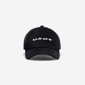 Czapka z daszkiem sztruksowa na deskorolkę CAP900 Make Life Skate Life czarna. Czarne czapki KIPSTA, bez wzorów, z bawełny, młodzieżowe. Za 69,99 zł.