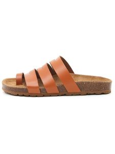 Billowy Skórzane japonki w kolorze jasnobrązowym rozmiar: 39. Brązowe klapki Billowy, bez wzorów, z otwartym noskiem, bez obcasa. Za 152,99 zł.