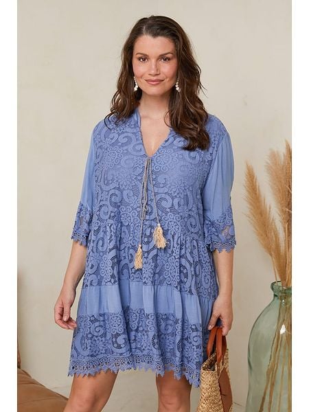 Curvy Lady Sukienka w kolorze błękitnym rozmiar: 40/42. Niebieskie sukienki Curvy Lady, bez wzorów, z koronki, klasyczne, bez kołnierzyka, bez ramiączek, mini. Za 153,45 zł.