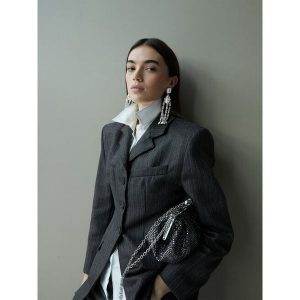 Klipsy Weekend Max Mara. Szare kolczyki Weekend Max Mara, srebrne. Za 379,99 zł.