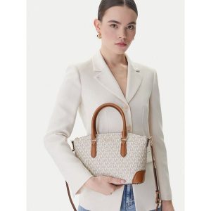 Torebka MICHAEL Michael Kors. Białe torebki klasyczne MICHAEL Michael Kors, bez wzorów, bez dodatków. Za 697,99 zł.