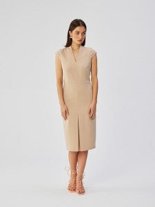 Stylove Sukienka w kolorze beżowym rozmiar: XL. Brązowe sukienki Stylove, xl, bez wzorów, bez kołnierzyka, bez ramiączek, midi. Za 159,99 zł.