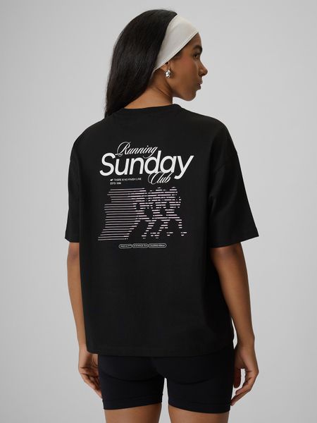 4F T-shirt loose z nadrukiem damski - czarny XL. Czarne t-shirty 4f, xl, bez wzorów, z bawełny, bez kołnierzyka, bez ramiączek. Za 59,99 zł.