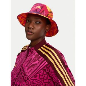 Kapelusz adidas. Czerwone kapelusze ADIDAS, bez wzorów. Za 249,99 zł.
