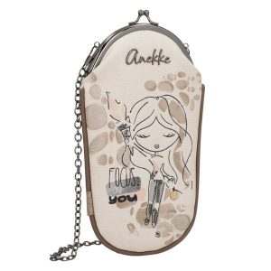 Etui na okulary damskie Anekke, z dekoracyjnym nadrukiem i metalowym logo zamykane na zatrzask z ozdobnym łańcuszkiem łączy praktyczność z oryginalny. Torebki klasyczne Anekke, bez wzorów, na ramię, z nadrukiem, bez dodatków. Za 129,00 zł.