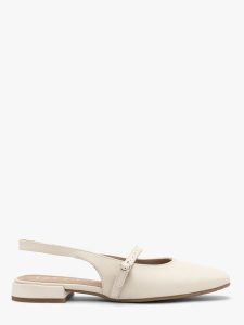Kremowe czółenka slingback AUDREY. Białe czółenka Ryłko, bez wzorów, z materiału, bez obcasa, na płaskiej podeszwie, bez zapięcia. W wyprzedaży za 299,99 zł.