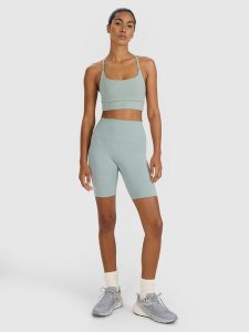 4F Legginsy kolarki treningowe damskie - zielone L. Zielone legginsy 4f, bez wzorów, z dzianiny, z podwyższonym stanem, krótkie. Za 99,99 zł.