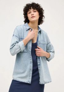 Damska Koszula Jeansowa Mustang Style Tacoma Shirt Denim Blue 1015250 5000 101. Niebieskie koszule Mustang, xl, bez wzorów, z denimu, bez kołnierzyka, bez ramiączek. Za 189,99 zł.