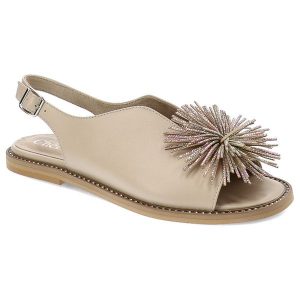Beżowe Sandały Chebello Eleganckie Obuwie Damskie. Brązowe sandały CheBello, z aplikacjami, ze skóry, z otwartym noskiem, bez obcasa, bez zapięcia. Za 389,00 zł.