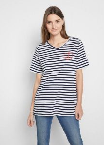 T-shirt z czystej bawełny organicznej. Białe t-shirty bonprix, bez wzorów, z bawełny, bez kołnierzyka, bez ramiączek. Za 49,99 zł.