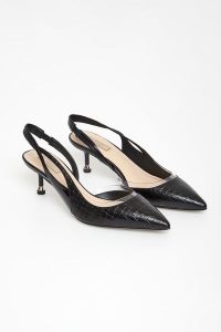 Szpilki damskie LIU JO. Szpilki Liu Jo, bez wzorów, bez obcasa. Za 639,00 zł.