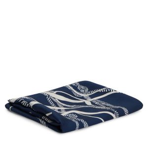 Chusta Tommy Hilfiger. Niebieskie apaszki i chusty TOMMY HILFIGER, bez wzorów. Za 229,99 zł.