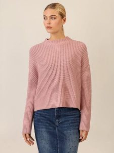 APART Sweter w kolorze jasnoróżowym rozmiar: 36/38. Różowe swetry oversize Apart, bez wzorów, z kaszmiru, bez ramiączek. Za 165,71 zł.