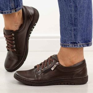 Brązowe Polskie półbuty damskie Gregors 747. Brązowe półbuty Gregors, na jesień, bez wzorów, z jeansu, bez obcasa, na płaskiej podeszwie, bez zapięcia. Za 349,00 zł.