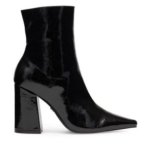 Botki Nine West. Czarne botki Nine West, bez wzorów, bez obcasa, na słupku, bez zapięcia. Za 259,99 zł.