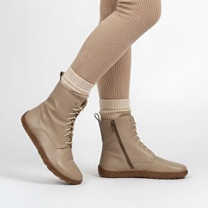 Trzewiki damskie Barefoot Wasak, botki na płaskiej podeszwie ocieplane futerkiem w środku, latte, 778. Brązowe botki Wasak, bez wzorów, ze skóry, bez obcasa, na płaskiej podeszwie, bez zapięcia. Za 339,99 zł.