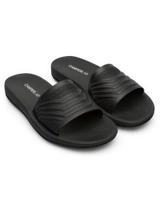 Camper Klapki w kolorze czarnym rozmiar: 37. Czarne klapki Camper, bez wzorów, z otwartym noskiem, bez obcasa. Za 217,99 zł.