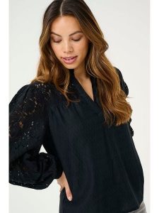 Cream Bluzka "Iselin" w kolorze czarnym rozmiar: 40. Czarne bluzki Cream, bez wzorów, z koronki, bez kołnierzyka, bez ramiączek. Za 105,63 zł.