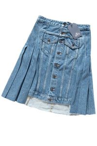 SPÓDNICA JEANSOWA LEVI’S Made & Crafted 577060000. Niebieskie spódnice Levi's®, s, bez wzorów, z jeansu. W wyprzedaży za 99,99 zł.