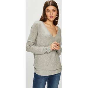 Review - Sweter. Swetry klasyczne marki Review. W wyprzedaży za 69,90 zł.
