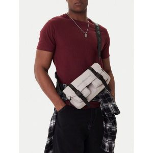 Saszetka Quiksilver. Szare nerki i saszetki Quiksilver, bez wzorów. Za 129,99 zł.