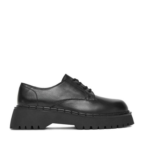 Półbuty Badura. Czarne półbuty Badura, bez wzorów, bez obcasa, na płaskiej podeszwie, bez zapięcia. Za 199,99 zł.