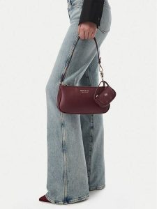 Nine West Torebka CEO-VELVET CHARM-LA374-4788 Bordowy. Czerwone torebki klasyczne Nine West, bez wzorów, ze skóry, bez dodatków. Za 169,99 zł.