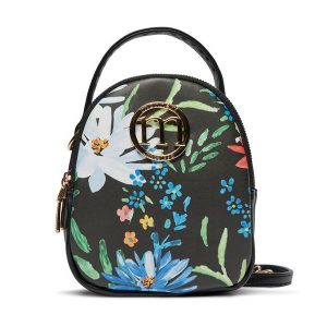 Torebka Monnari. Czarne listonoszki Monnari, bez wzorów, bez dodatków. Za 99,99 zł.