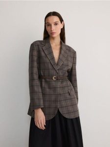 Marynarka z paskiem w talii - wielobarwny. Marynarki i żakiety Reserved, l, bez wzorów, z tkaniny. W wyprzedaży za 219,99 zł.