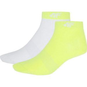 Skarpetki damskie (2 pary) SOD004 - biały+żółty neon. Skarpetki marki 4f. W wyprzedaży za 24,99 zł.
