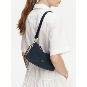 Torebka Tommy Hilfiger. Niebieskie torebki klasyczne TOMMY HILFIGER, bez wzorów, bez dodatków. Za 608,99 zł.