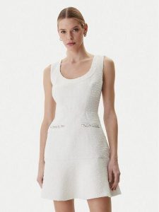 Guess Sukienka koktajlowa W6RK28 WJ632 Écru Regular Fit. Sukienki Guess, xs, z aplikacjami, z syntetyku, wizytowe, bez kołnierzyka, bez ramiączek. Za 699,99 zł.