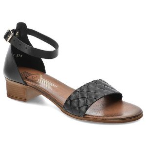 Czarne Sandały Lemar Wygodne Buty Damskie. Czarne sandały Lemar, bez wzorów, ze skóry, bez obcasa, na obcasie, bez zapięcia. Za 199,00 zł.
