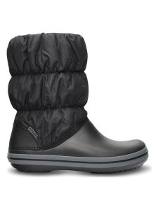 Crocs Kozaki zimowe w kolorze czarnym rozmiar: 36/37. Czarne kozaki Crocs, na zimę, bez wzorów, bez obcasa, bez zapięcia. Za 217,99 zł.