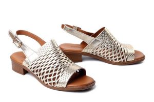 ARTIKER RELAKS 58C2022 gold, sandały damskie. Żółte sandały Artiker Relaks, w ażurowe wzory, z gumy, bez obcasa, na obcasie, bez zapięcia. Za 229,90 zł.