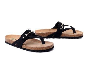 DR. BRINKMANN 700863-01 schwarz, klapki japonki damskie. Czarne klapki Dr. Brinkmann, bez wzorów, ze skóry, bez obcasa. Za 214,90 zł.