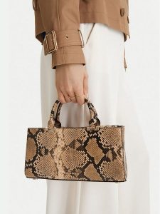 GINO ROSSI Torebka EO-LDA88-01 Beżowy. Brązowe torebki klasyczne Gino Rossi, bez wzorów, z materiału, bez dodatków. Za 249,99 zł.