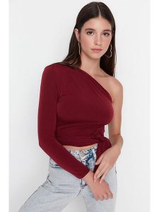 Trendyol Bluzka w kolorze bordowym rozmiar: XS. Czerwone bluzki Trendyol, xs, bez wzorów, bez kołnierzyka, bez ramiączek. Za 39,31 zł.