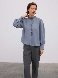 BGN Bluzka w kolorze antracytowym rozmiar: 40. Czarne bluzki BGN, bez wzorów, bez kołnierzyka, bez ramiączek. Za 118,56 zł.