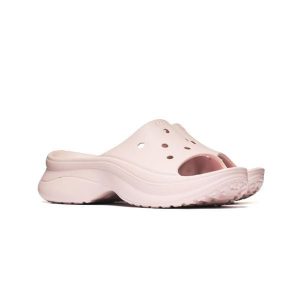 Damskie klapki Crocs BAE SLIDE 211108-6UR. Czerwone klapki Crocs, bez wzorów, z materiału, z okrągłym noskiem, bez obcasa. Za 190,20 zł.