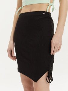 Tommy Jeans Spódnica mini DW0DW17962 Czarny Slim Fit. Czarne spódnice Tommy Jeans, m, bez wzorów, z jeansu, mini. Za 329,99 zł.