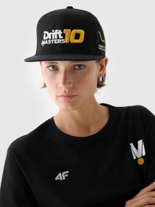 4F Czapka z daszkiem snapback uniseks 4F x Drift Masters - czarna Uniwersalny. Czarne czapki 4f, bez wzorów, z materiału. W wyprzedaży za 89,99 zł.