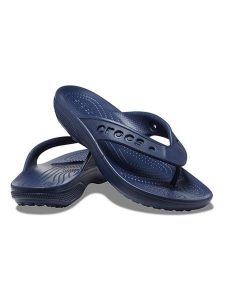 Crocs Japonki "Baya II" w kolorze granatowym rozmiar: 48/49. Niebieskie klapki Crocs, bez wzorów, z tworzywa sztucznego, z otwartym noskiem, bez obcasa. Za 74,81 zł.