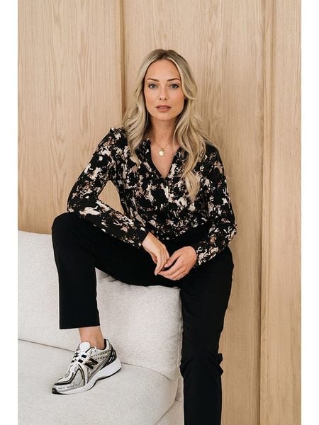 &Co Woman Bluzka "Vayen" w kolorze brązowo-czarnym rozmiar: 3XL. Brązowe bluzki &Co Woman, xl, bez wzorów, bez kołnierzyka, bez ramiączek. Za 214,19 zł.