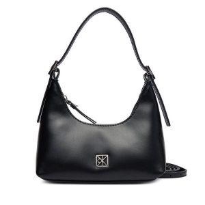 Torebka Calvin Klein. Czarne torebki klasyczne Calvin Klein, bez wzorów, bez dodatków. Za 649,99 zł.