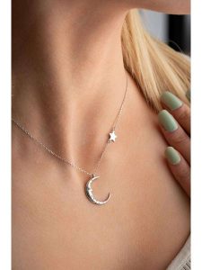 Heliophilia Srebrny naszyjnik z zawieszką - dł. 42 cm rozmiar: onesize. Szare naszyjniki Heliophilia, z cyrkonią, srebrne. Za 99,80 zł.